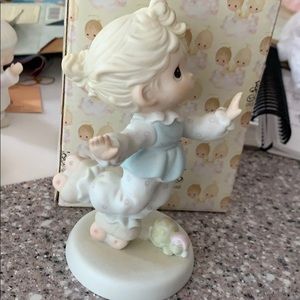 Precious Moments Happy Trip figurine. Skater.